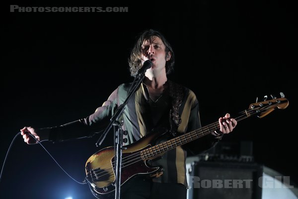 ARCTIC MONKEYS - 2022-08-25 - SAINT CLOUD - Domaine National - Grande Scene - 